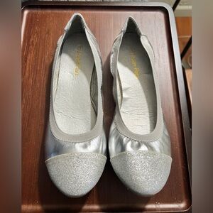 Dreams Paris sz 9 silver metallic and glitter ballet slippers. Man made material